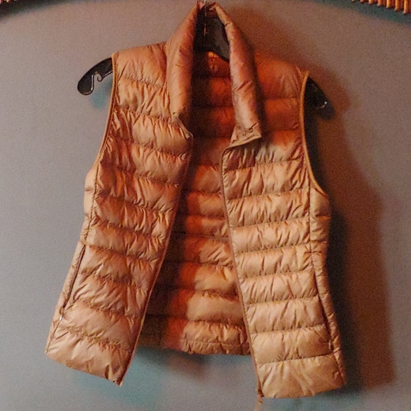 Uniqlo vest